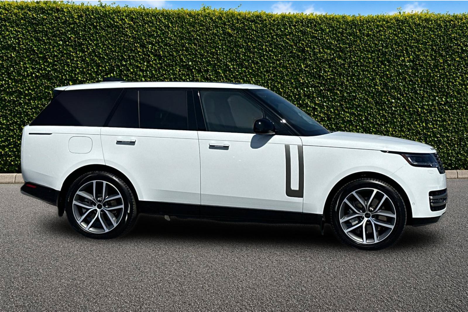 New 2026 Land Rover Range Rover SE AWD/4WD image 7