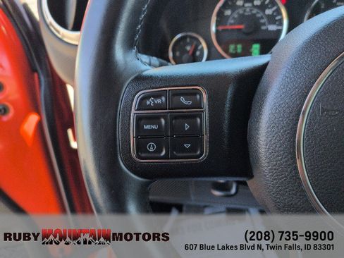 Used 2015 Jeep Wrangler Unlimited Rubicon w/ Dual Top Group AWD/4WD image 12