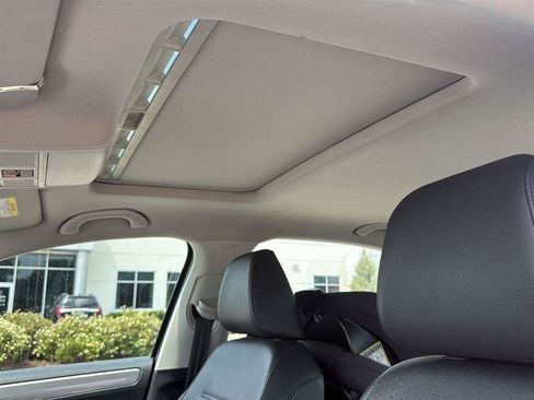 Used 2015 Volkswagen Jetta SE FWD image 14