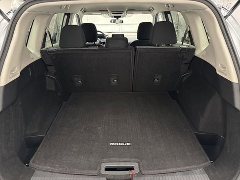 Used 2023 Nissan Rogue SV image 18