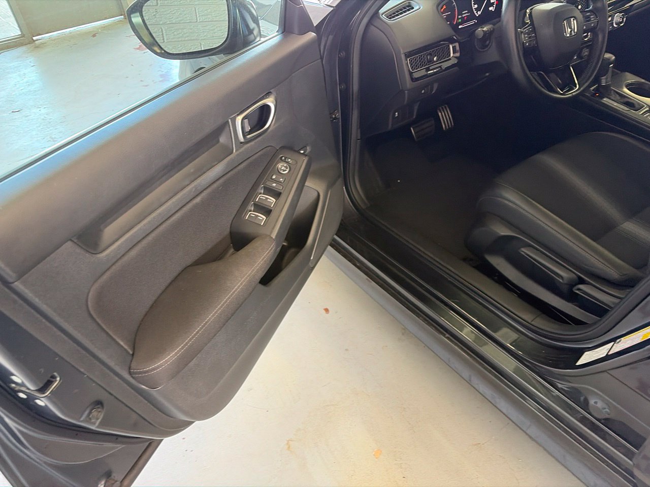 Used 2025 Honda Civic Sport image 9