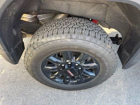 Used 2025 GMC Sierra 2500 AT4 AWD/4WD image 5