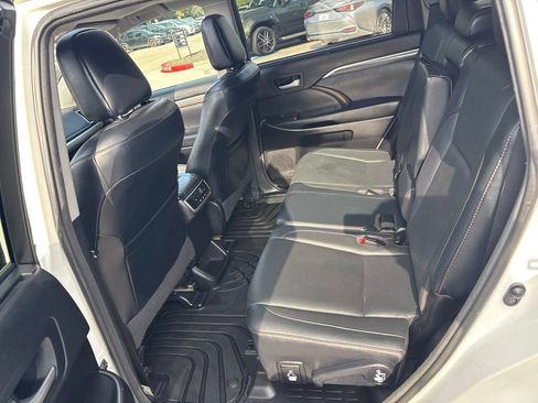 Used 2018 Toyota Highlander Limited FWD image 20