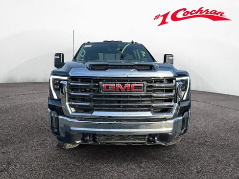 New 2026 GMC Sierra 2500 SLE image 2