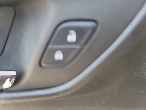 Used 2024 Chevrolet Trax RS w/ Sunroof Package FWD image 10