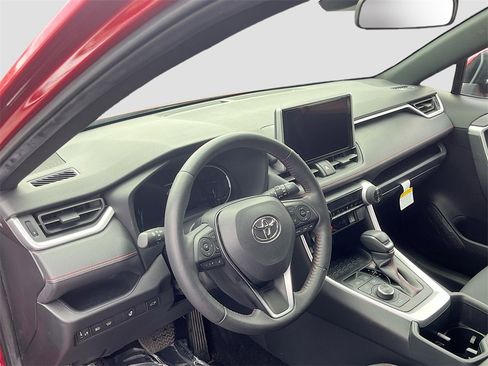 Used 2024 Toyota RAV4 SE w/ Weather & Moonroof Package image 9