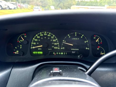 Used 2002 Lincoln Blackwood image 16