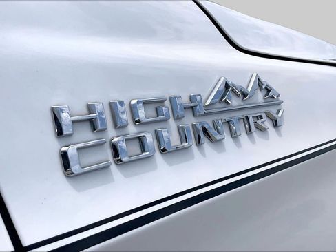 Used 2021 Chevrolet Tahoe High Country w/ Premium Package RWD image 36