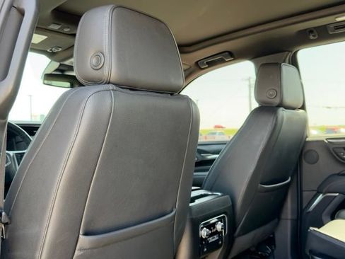 Used 2024 GMC Yukon Denali AWD/4WD image 17