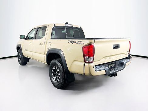 Used 2016 Toyota Tacoma TRD Off-Road image 5
