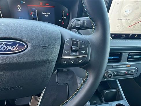 New 2025 Ford Maverick Lobo image 28