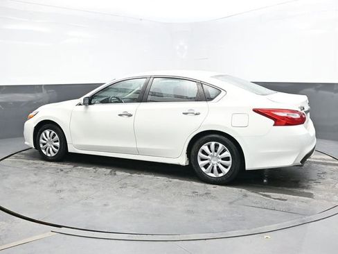 Used 2017 Nissan Altima 2.5 S FWD image 4