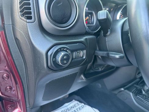 Used 2022 Jeep Gladiator Sport AWD/4WD image 13