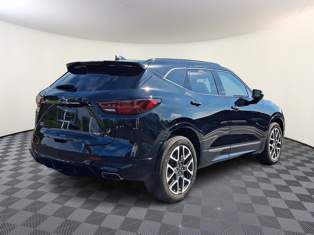 Used 2023 Chevrolet Blazer RS w/ Enhanced Convenience Package AWD/4WD image 9