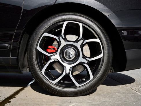 Used 2021 Rolls-Royce Cullinan Black Badge image 21