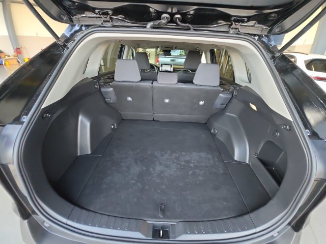 Used 2025 Toyota RAV4 XLE AWD/4WD image 23