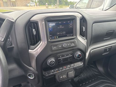 Used 2025 Chevrolet Silverado 1500 W/T RWD image 14
