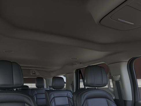 New 2026 Lincoln Navigator Premiere AWD/4WD image 22