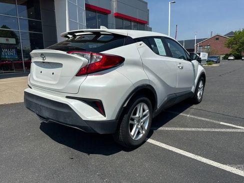 Used 2021 Toyota C-HR LE FWD image 3