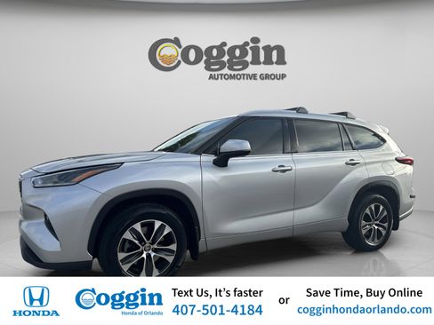 Used 2021 Toyota Highlander XLE image 1