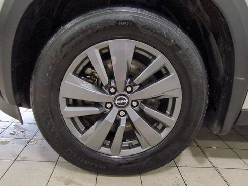 Used 2024 Nissan Pathfinder SV AWD/4WD image 24