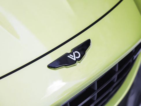 Used 2025 Aston Martin V8 Vantage Coupe RWD image 25
