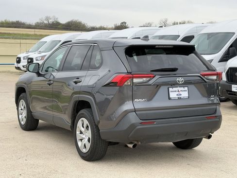 Used 2022 Toyota RAV4 LE image 6