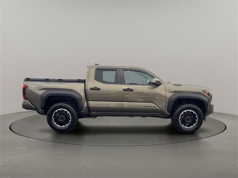 Used 2024 Toyota Tacoma TRD Off-Road w/ TRD Off Road Upgrade Package image 8