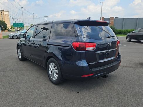 Used 2017 Kia Sedona LX FWD image 3