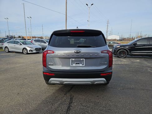 Used 2020 Kia Telluride LX image 3