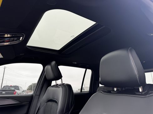 New 2025 Jeep Grand Cherokee Altitude image 22