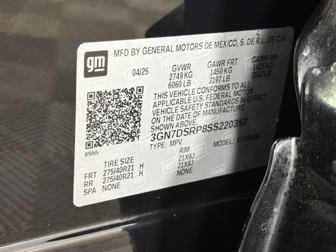 Used 2025 Chevrolet Equinox EV RS FWD image 26
