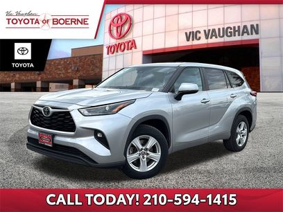 Used 2023 Toyota Highlander LE