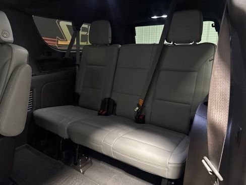 Used 2021 GMC Yukon XL SLT w/ SLT Luxury Plus Package AWD/4WD image 15