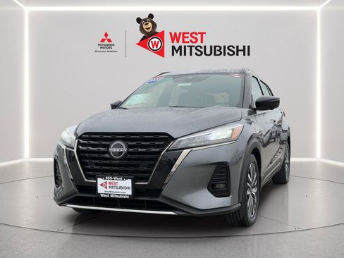 Used 2023 Nissan Kicks SR image 8