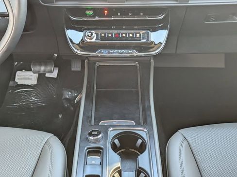 New 2025 Lincoln Corsair Reserve w/ Equipment Group 202A image 17