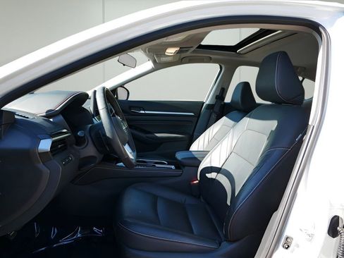 Used 2023 Nissan Altima 2.5 SR w/ SR Premium Package FWD image 10