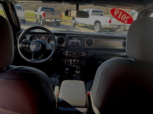 Used 2019 Jeep Wrangler Unlimited Sport S image 13