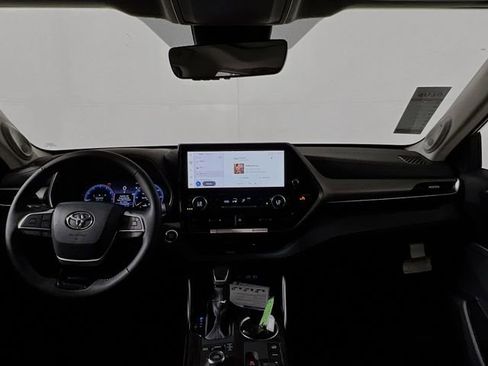 New 2025 Toyota Highlander Limited AWD/4WD image 27