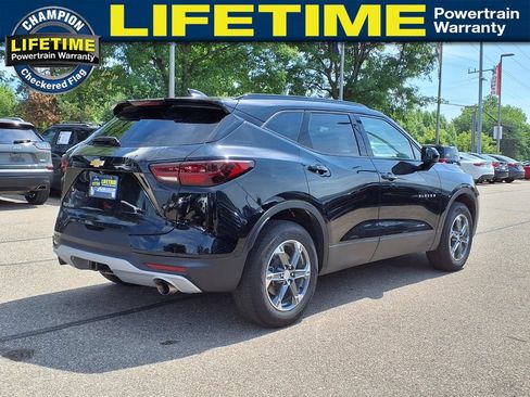 Used 2024 Chevrolet Blazer LT w/ Convenience Package FWD image 5