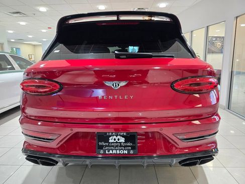 Used 2022 Bentley Bentayga image 4