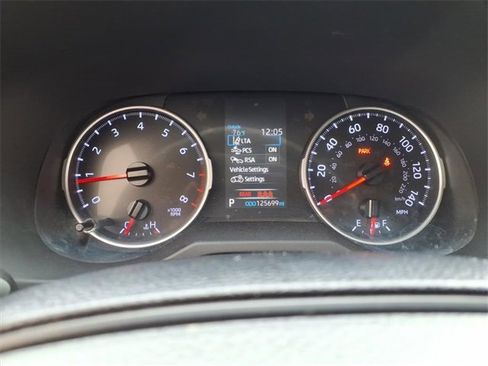 Used 2019 Toyota RAV4 LE image 21