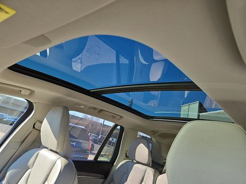 Certified 2023 Volvo XC90 B6 Plus w/ Protection Package Premier image 14