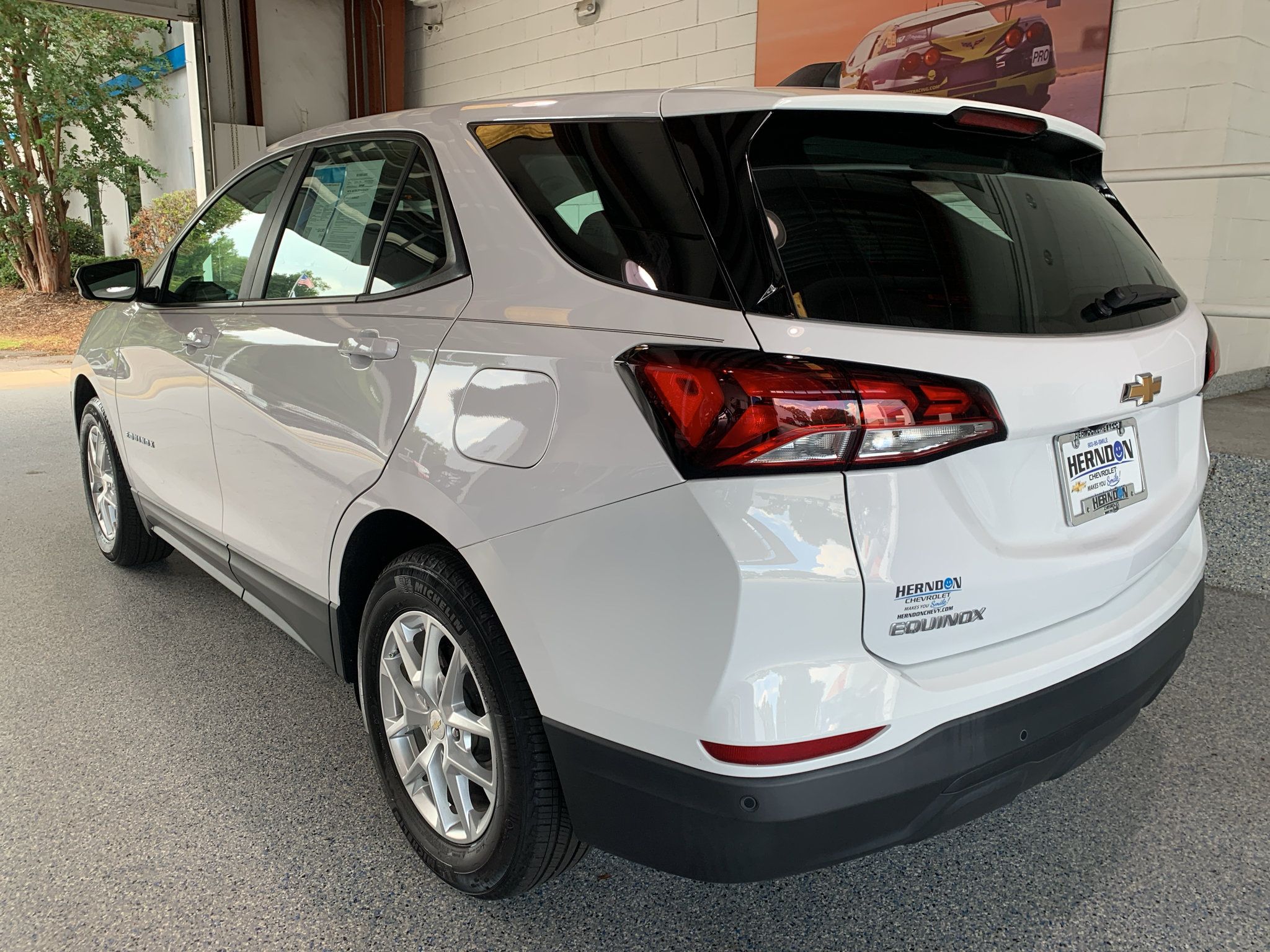 Used 2024 Chevrolet Equinox LS FWD image 6
