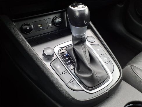 Used 2022 Hyundai Kona Limited w/ Cargo Package image 21