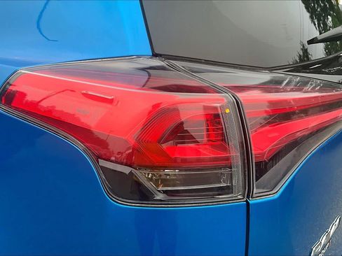 Certified 2018 Toyota RAV4 SE w/ Power Extra Value Package AWD/4WD image 27