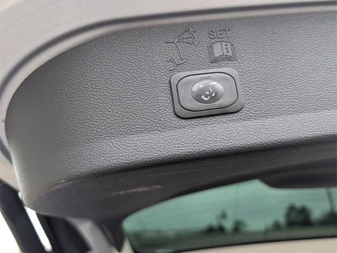 Used 2017 Ford Escape Titanium image 29