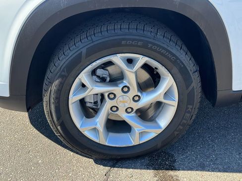 Used 2024 Chevrolet Trax LS w/ LS Convenience Package image 10