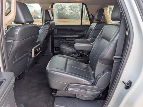 Used 2023 Ford Expedition Max XLT image 14