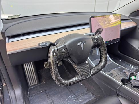 Used 2018 Tesla Model 3 Long Range RWD image 14